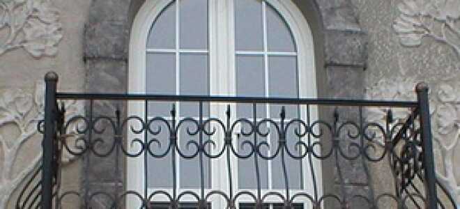 Французский балкон: что это, классический кованый и современный, дизайн, фото