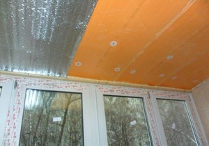 как утеплить потолок на балконе