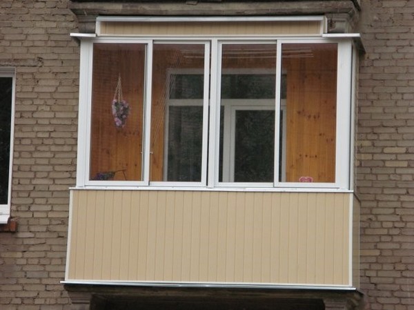 раздвижное остекление балкона