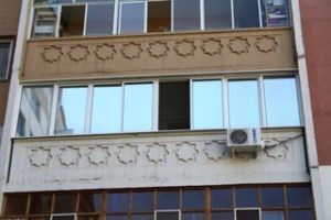 Уход за тонировкой окон